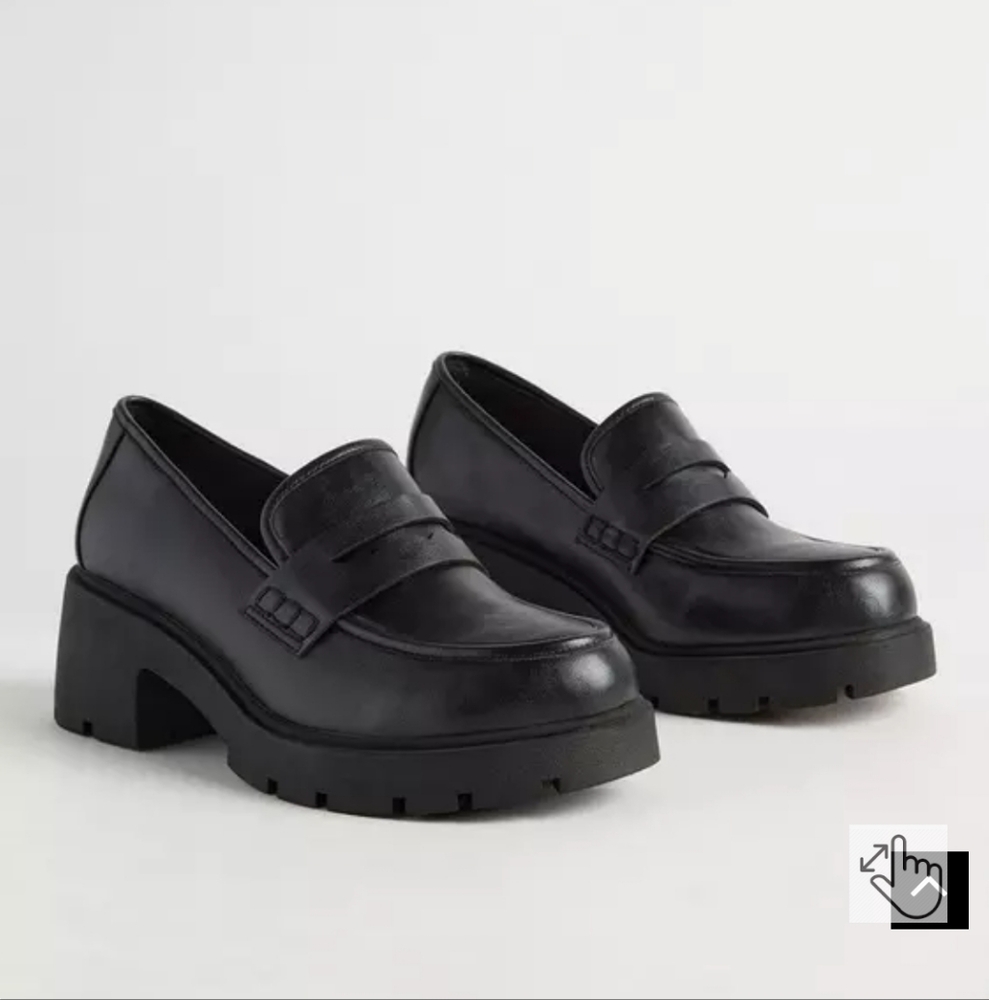 Torrid Lug Sole Loafer Size 9